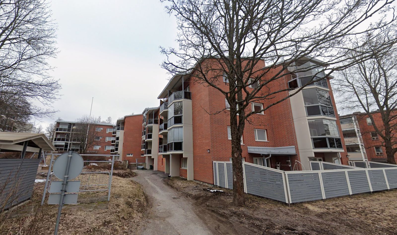 As Oy Anianpellontie 17:n tiiliverhoillut asuinkerrostalot